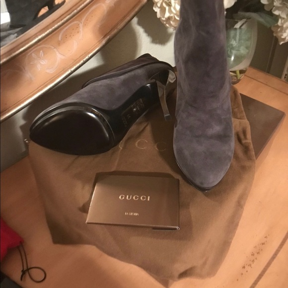 Gucci Scamosciato foldover booties - Picture 3 of 10